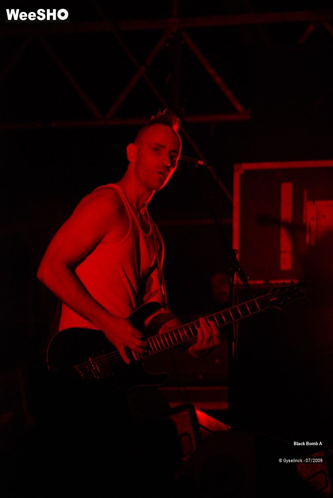 7/24 photos du spectacle Black Bomb A