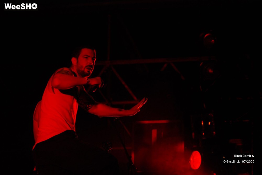 9/24 photos du spectacle Black Bomb A