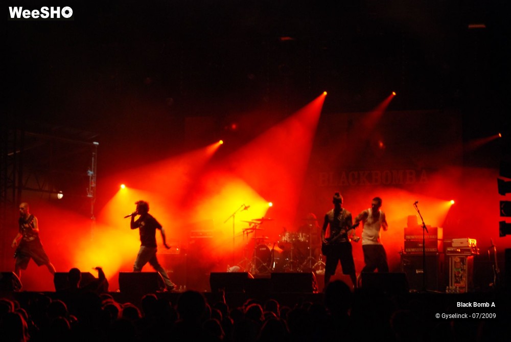 10/24 photos du spectacle Black Bomb A