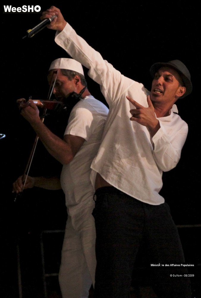 3/50 photos du spectacle Ministère des Affaires Populaires