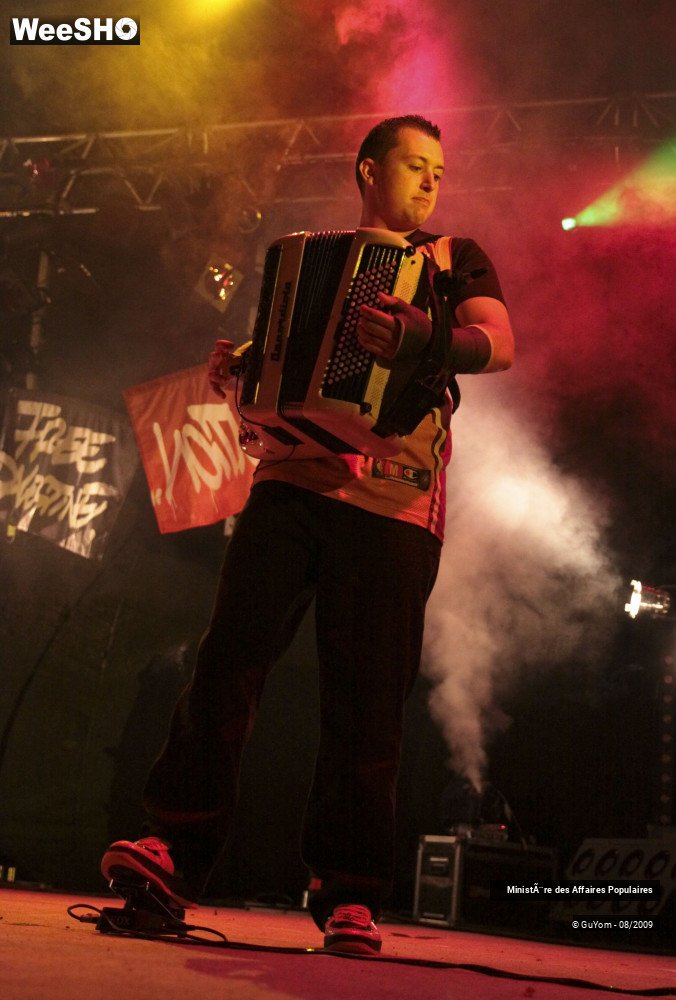 5/50 photos du spectacle Ministère des Affaires Populaires