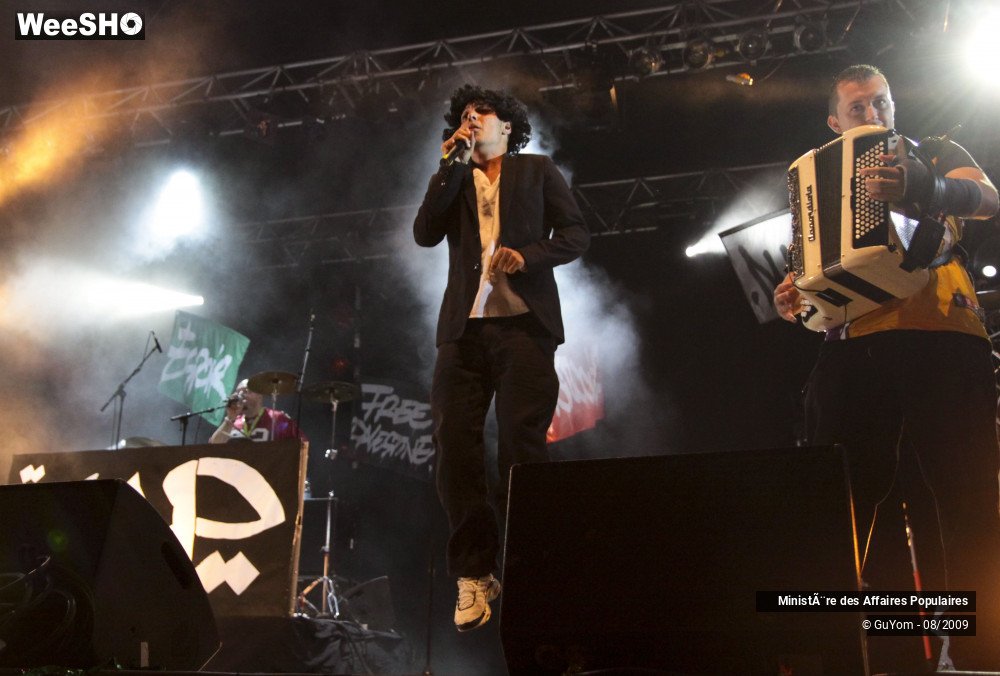 36/50 photos du spectacle Ministère des Affaires Populaires