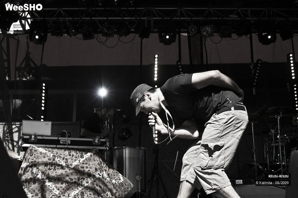 26/32 photos du spectacle Kitchi-Kitchi