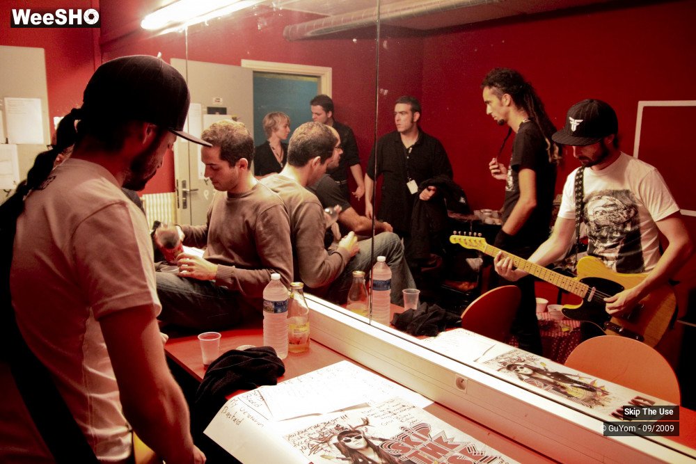 16/36 photos du spectacle Skip The Use Backstage