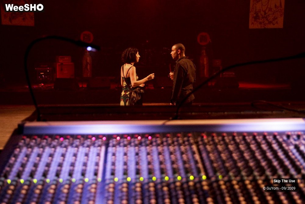 23/36 photos du spectacle Skip The Use Backstage