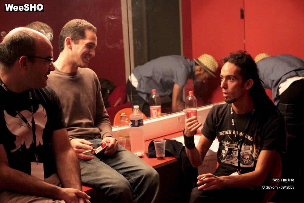 24/36 photos du spectacle Skip The Use Backstage