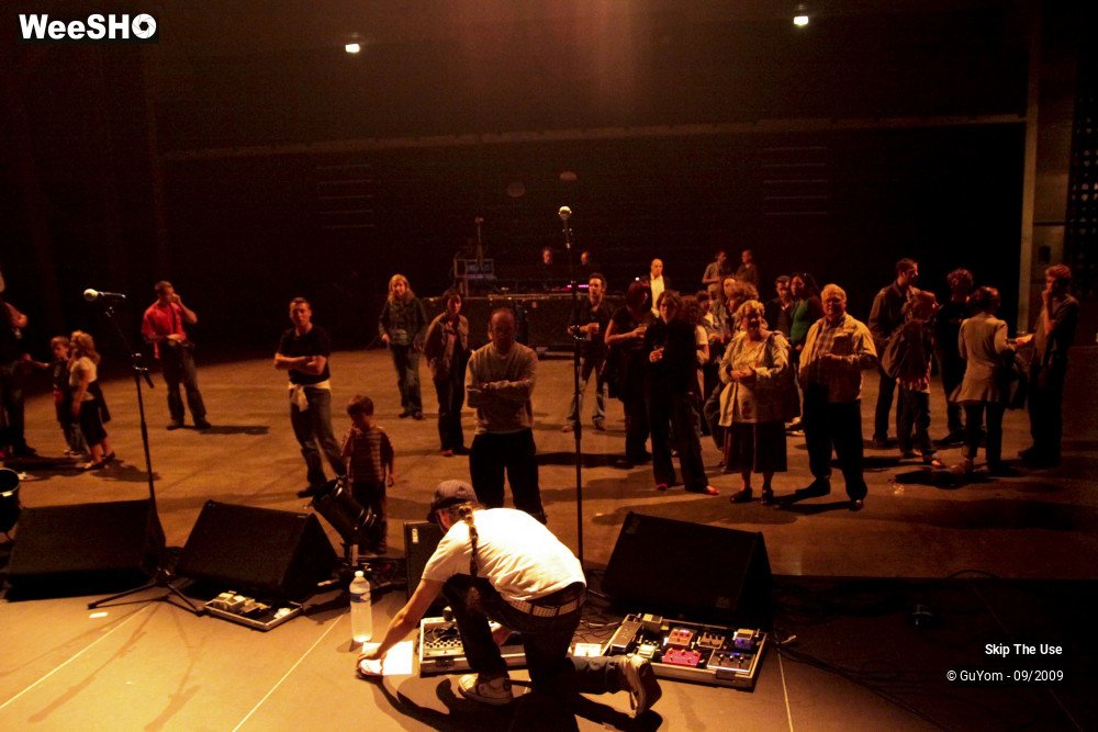 25/36 photos du spectacle Skip The Use Backstage