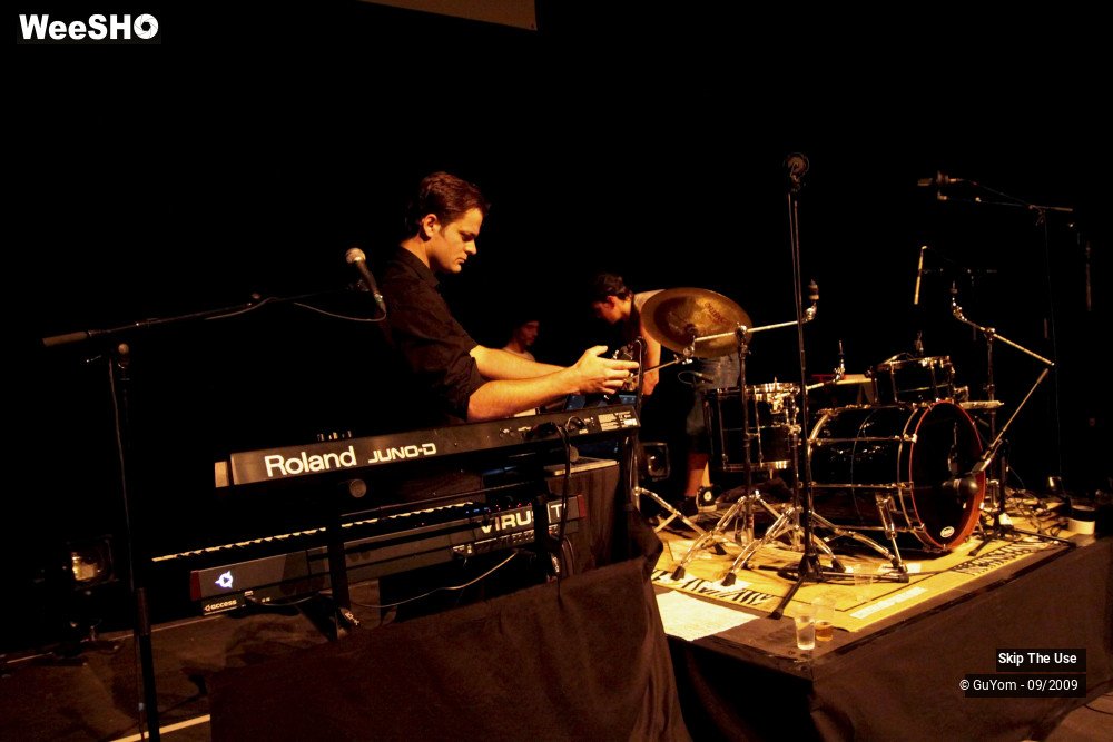 30/36 photos du spectacle Skip The Use Backstage