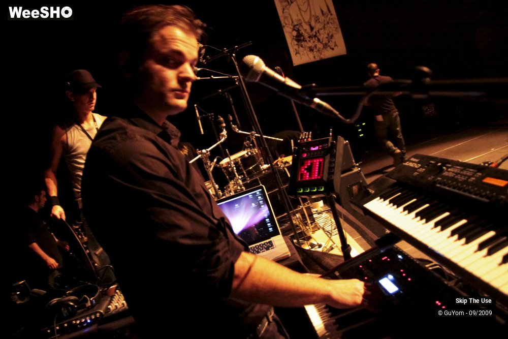 32/36 photos du spectacle Skip The Use Backstage