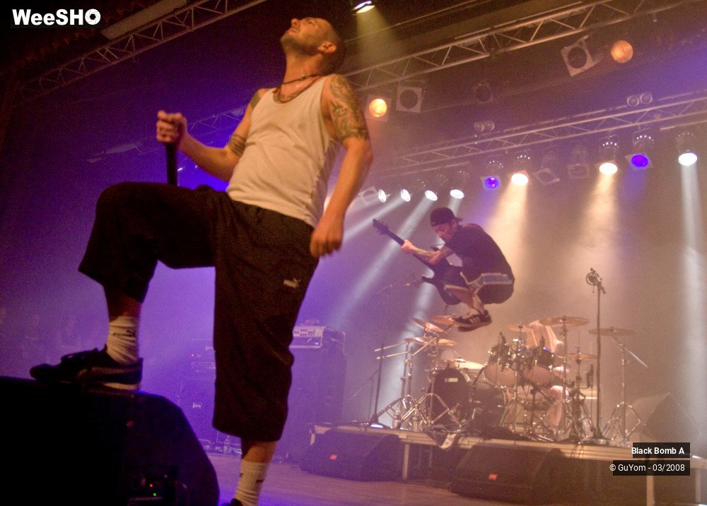 5/38 photos du spectacle Black Bomb A