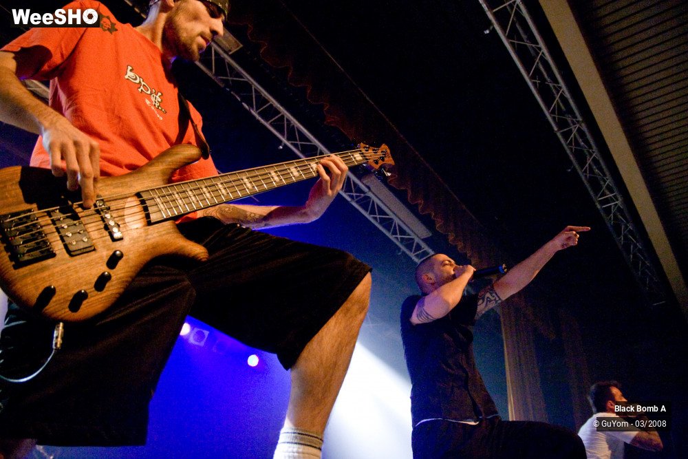 8/38 photos du spectacle Black Bomb A