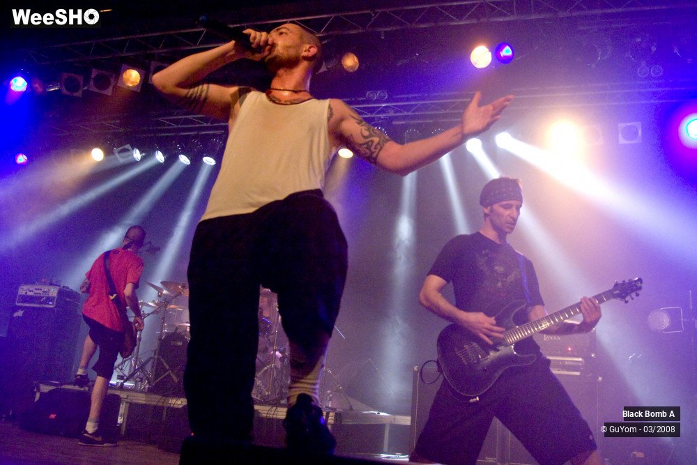 12/38 photos du spectacle Black Bomb A