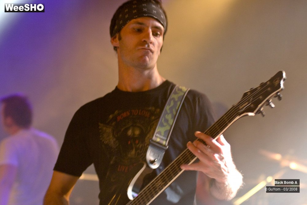 19/38 photos du spectacle Black Bomb A