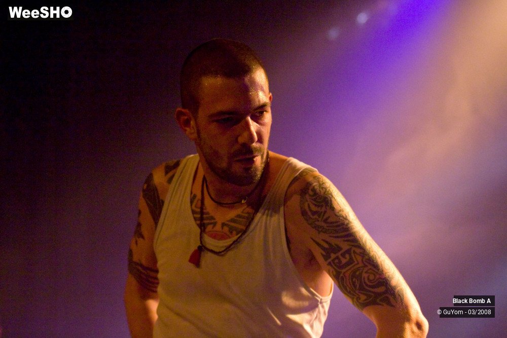 24/38 photos du spectacle Black Bomb A