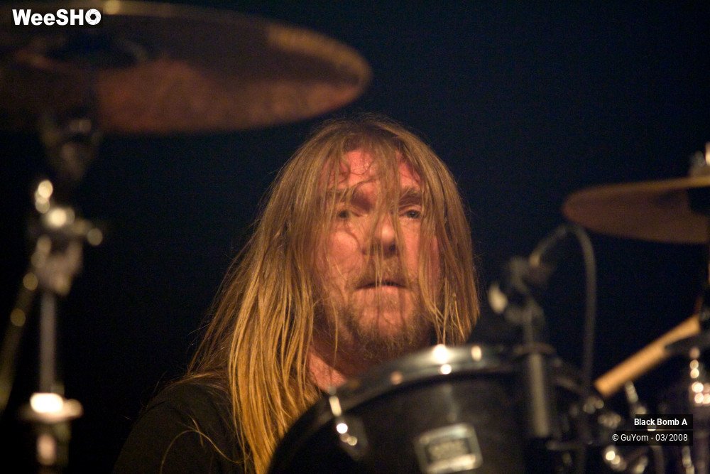 29/38 photos du spectacle Black Bomb A