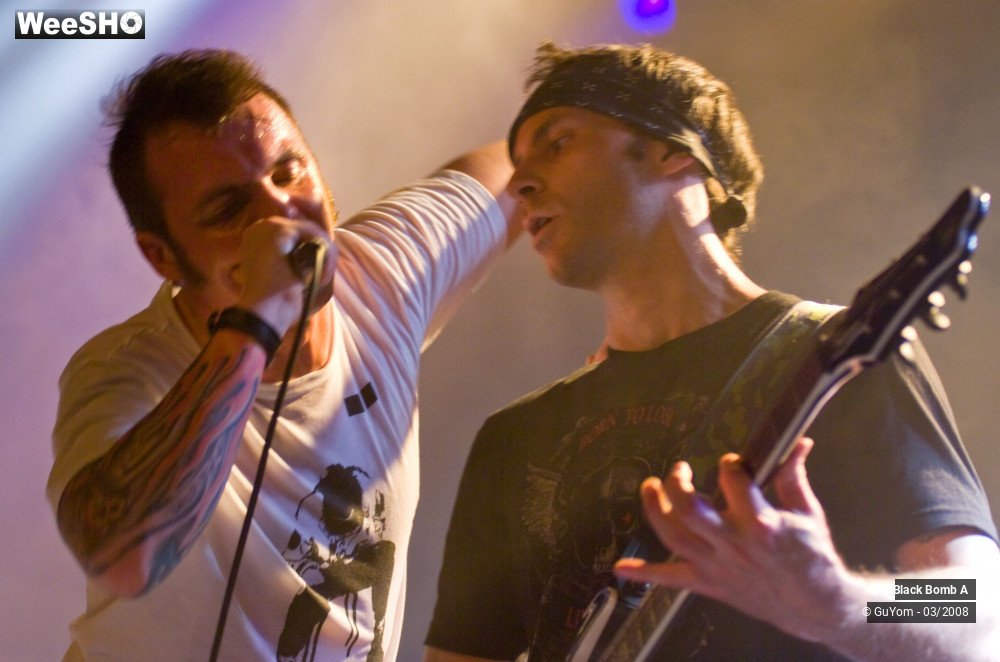 30/38 photos du spectacle Black Bomb A