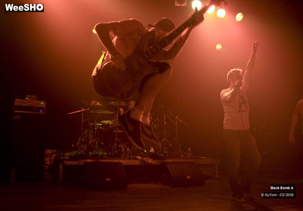 31/38 photos du spectacle Black Bomb A