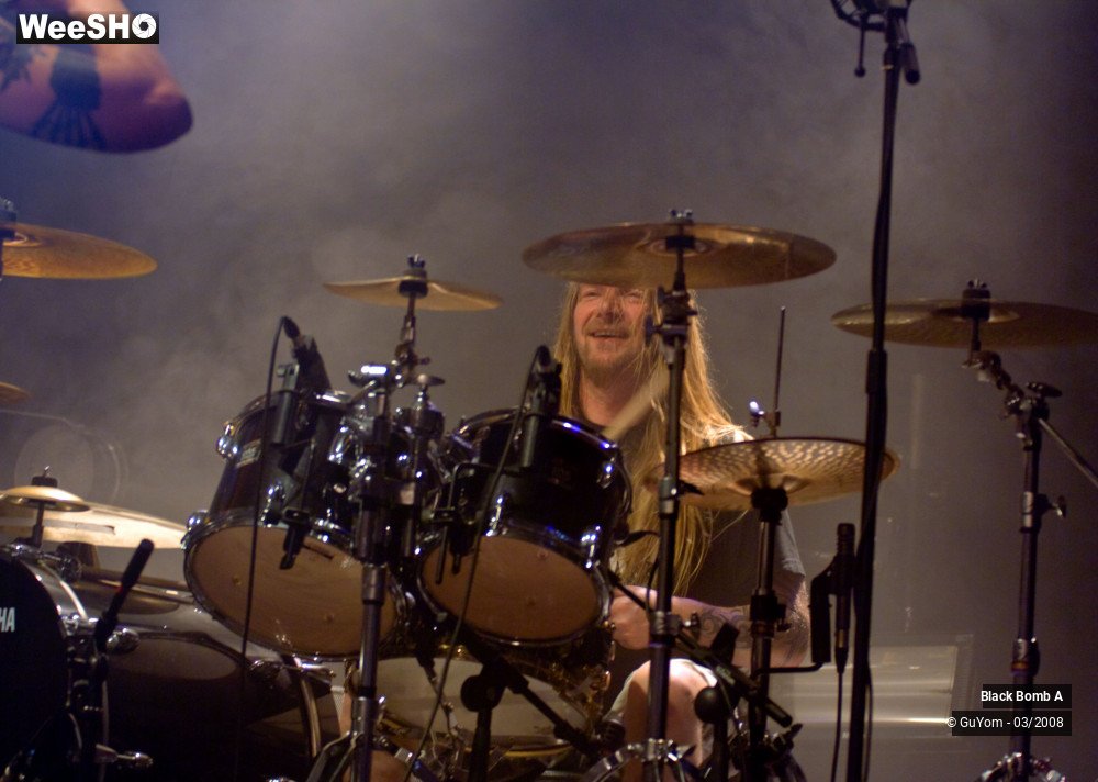 32/38 photos du spectacle Black Bomb A