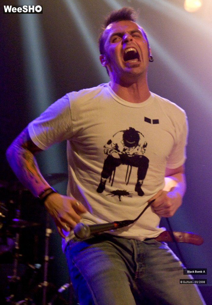 34/38 photos du spectacle Black Bomb A