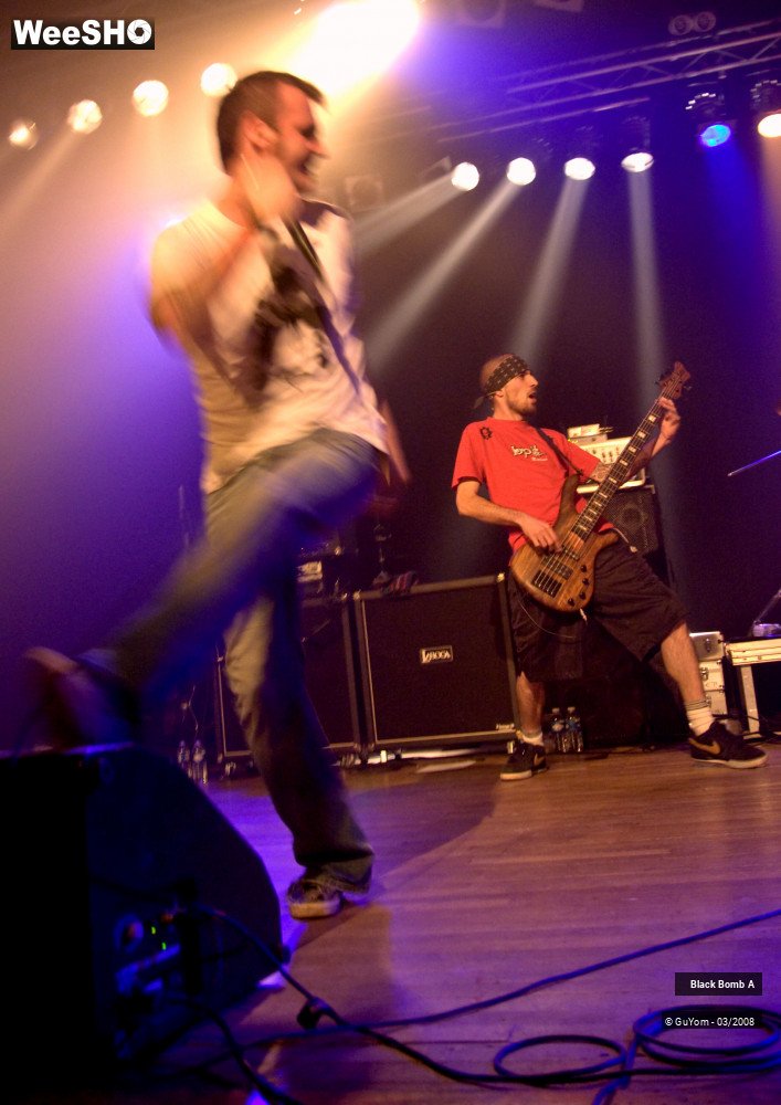 36/38 photos du spectacle Black Bomb A