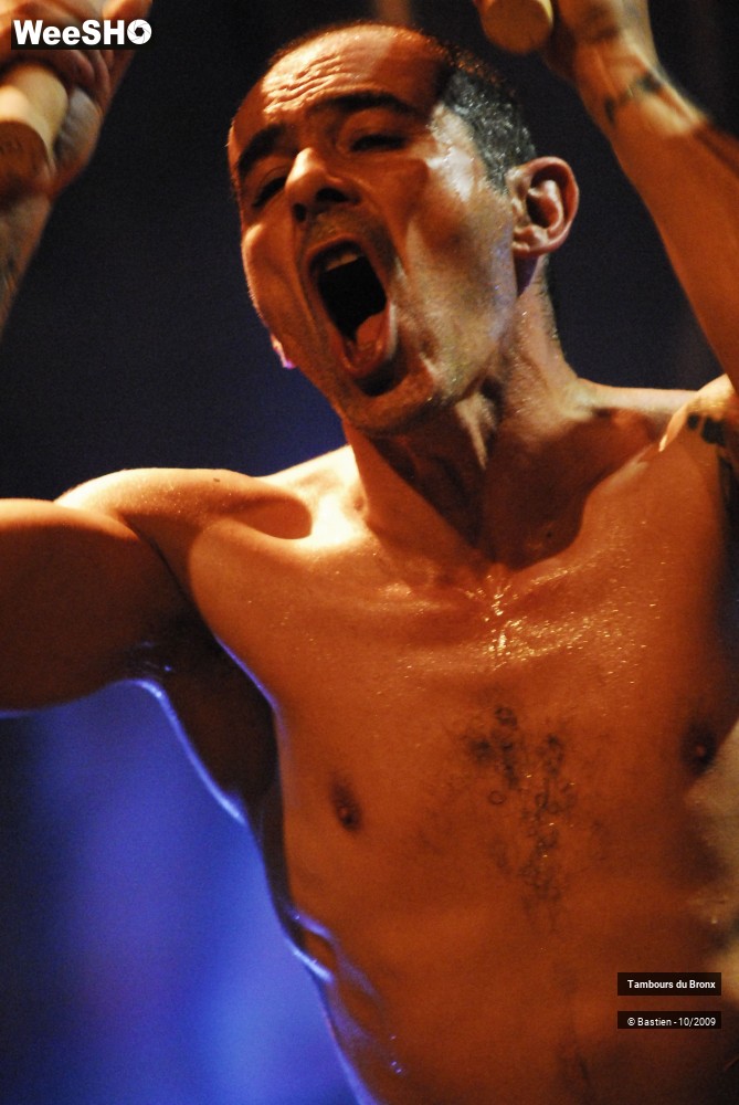 5/47 photos du spectacle Tambours du Bronx
