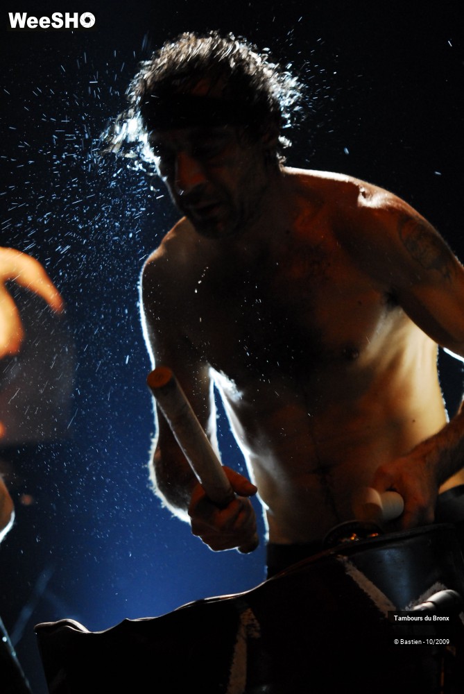 8/47 photos du spectacle Tambours du Bronx