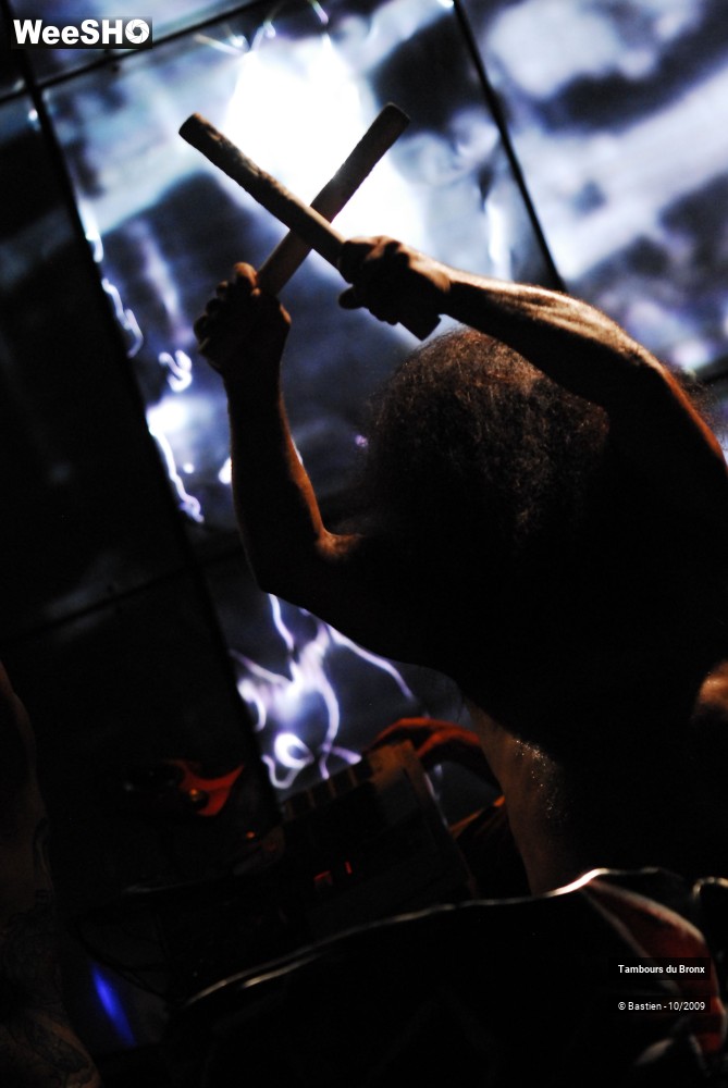 14/47 photos du spectacle Tambours du Bronx