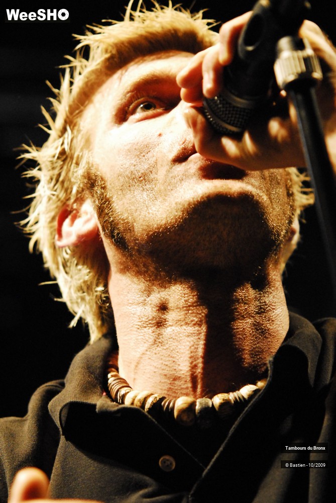 28/47 photos du spectacle Tambours du Bronx