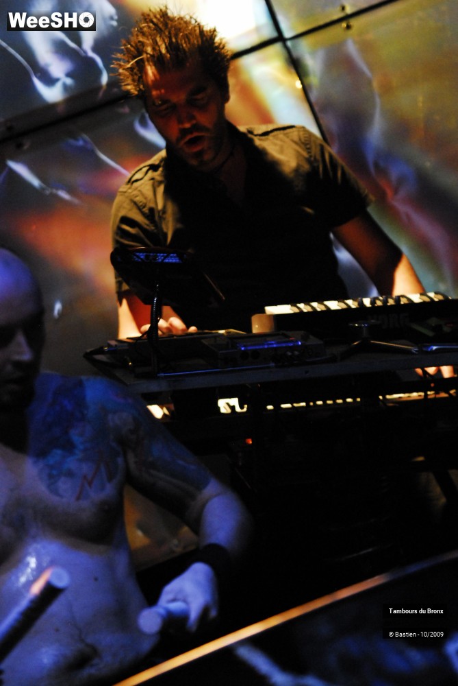 29/47 photos du spectacle Tambours du Bronx