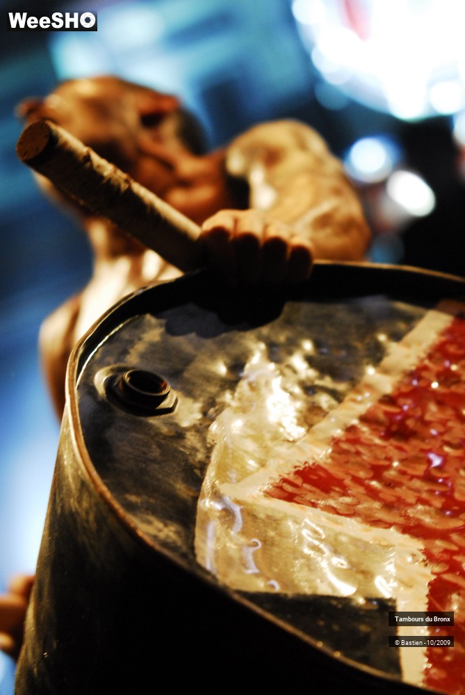 30/47 photos du spectacle Tambours du Bronx