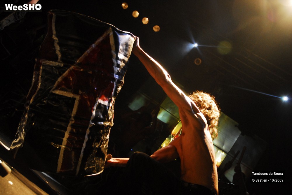 44/47 photos du spectacle Tambours du Bronx