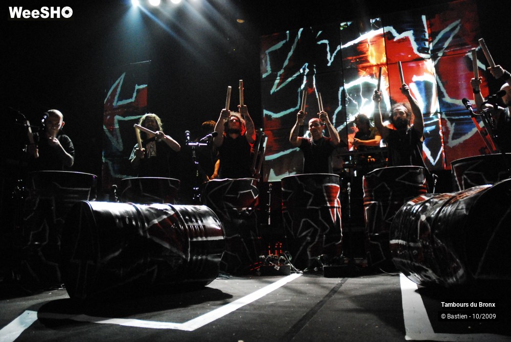 47/47 photos du spectacle Tambours du Bronx