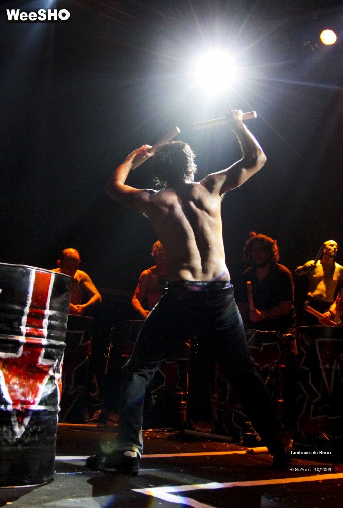 3/50 photos du spectacle Tambours du Bronx