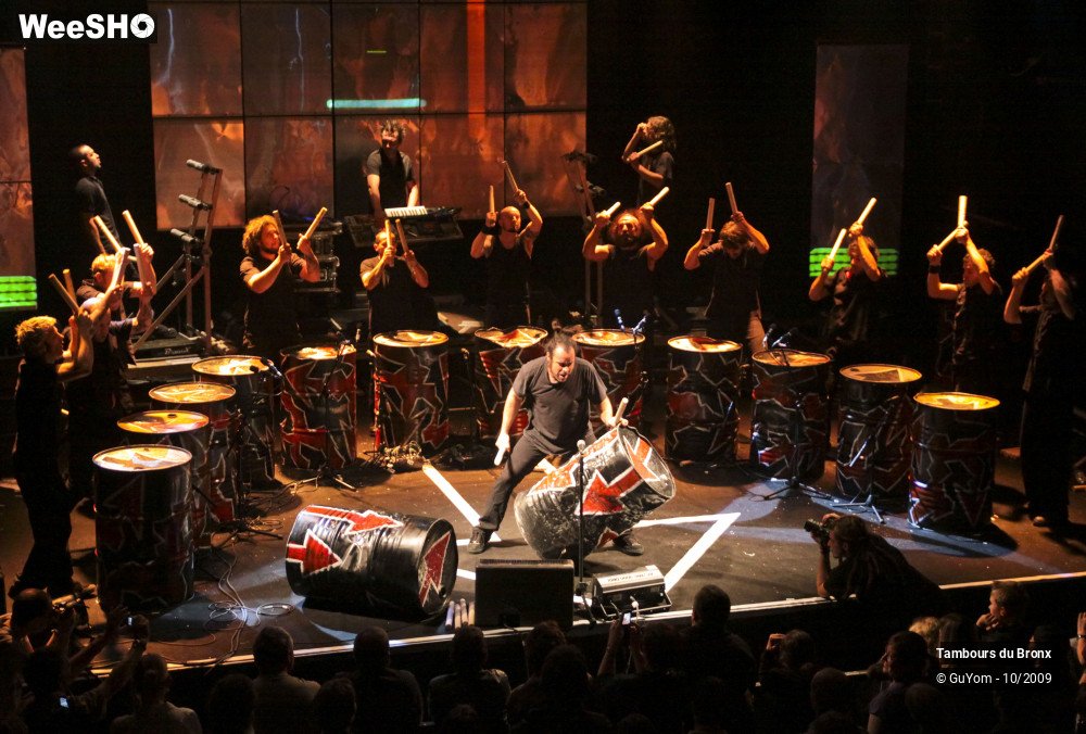 6/50 photos du spectacle Tambours du Bronx