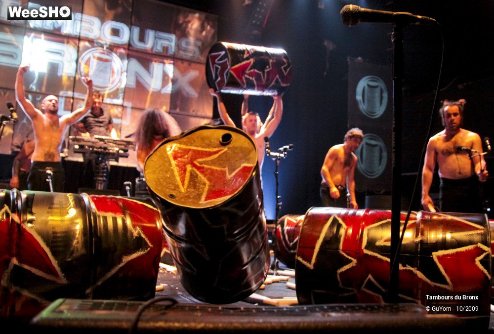 12/50 photos du spectacle Tambours du Bronx