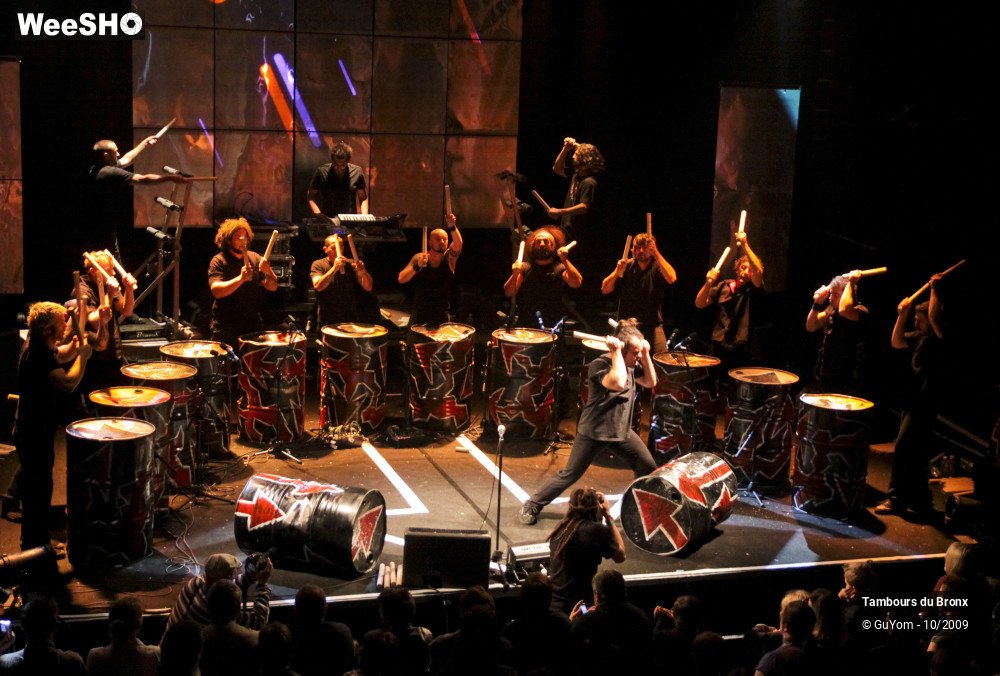 15/50 photos du spectacle Tambours du Bronx