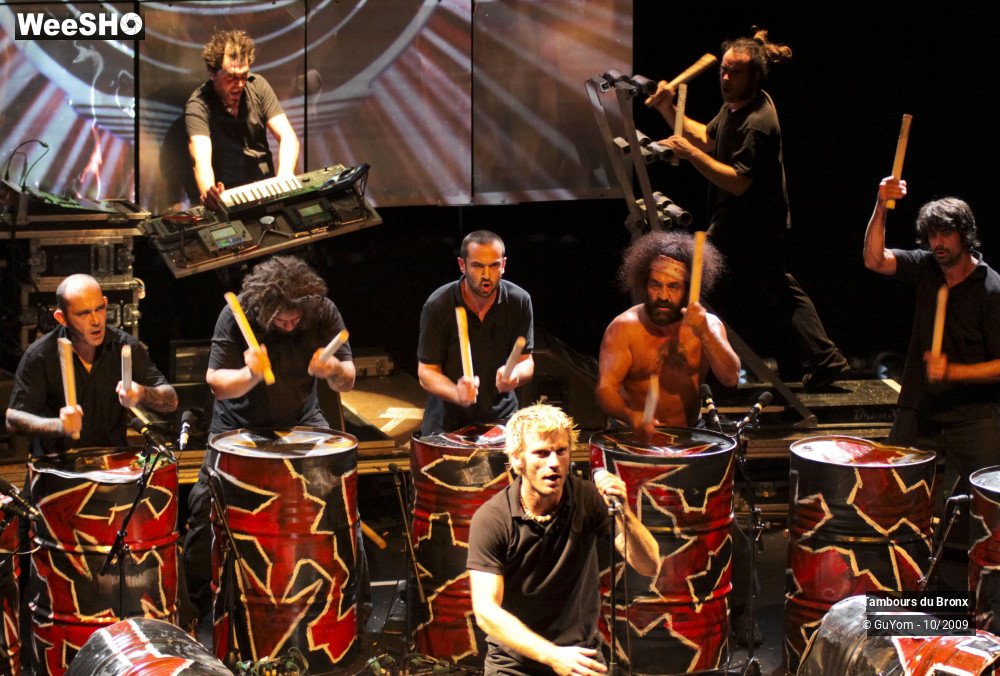 29/50 photos du spectacle Tambours du Bronx