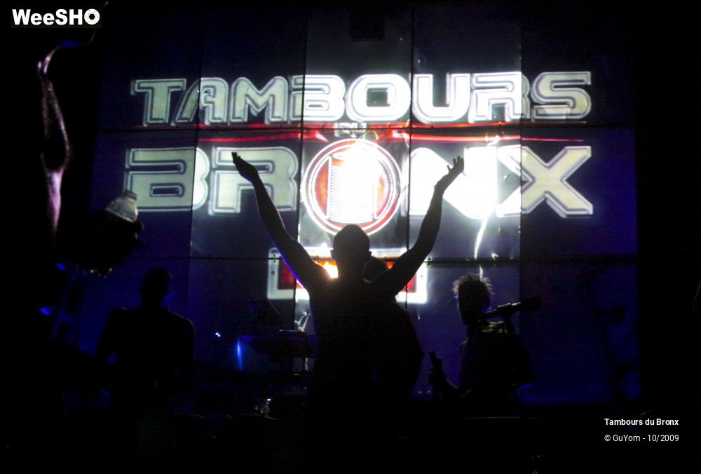 42/50 photos du spectacle Tambours du Bronx