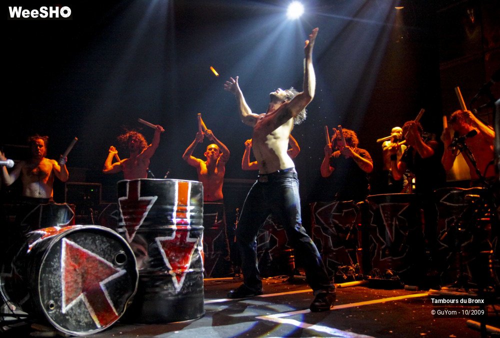 47/50 photos du spectacle Tambours du Bronx