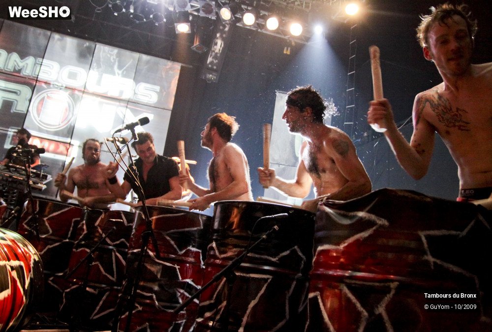 49/50 photos du spectacle Tambours du Bronx