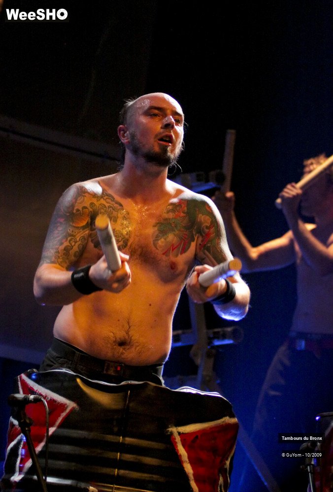 5/49 photos du spectacle Tambours du Bronx Portraits