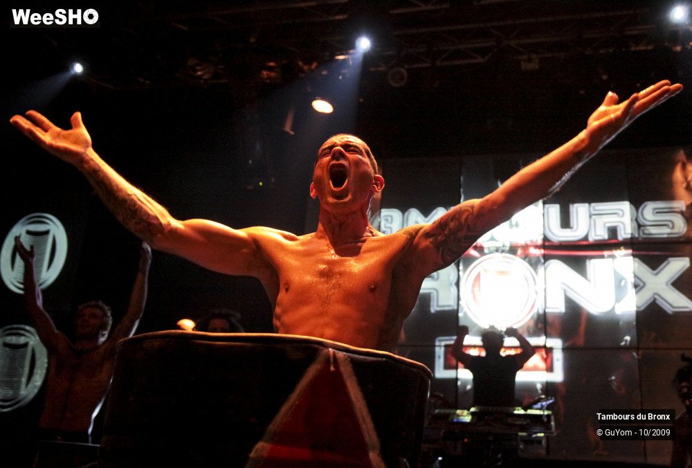 24/49 photos du spectacle Tambours du Bronx Portraits