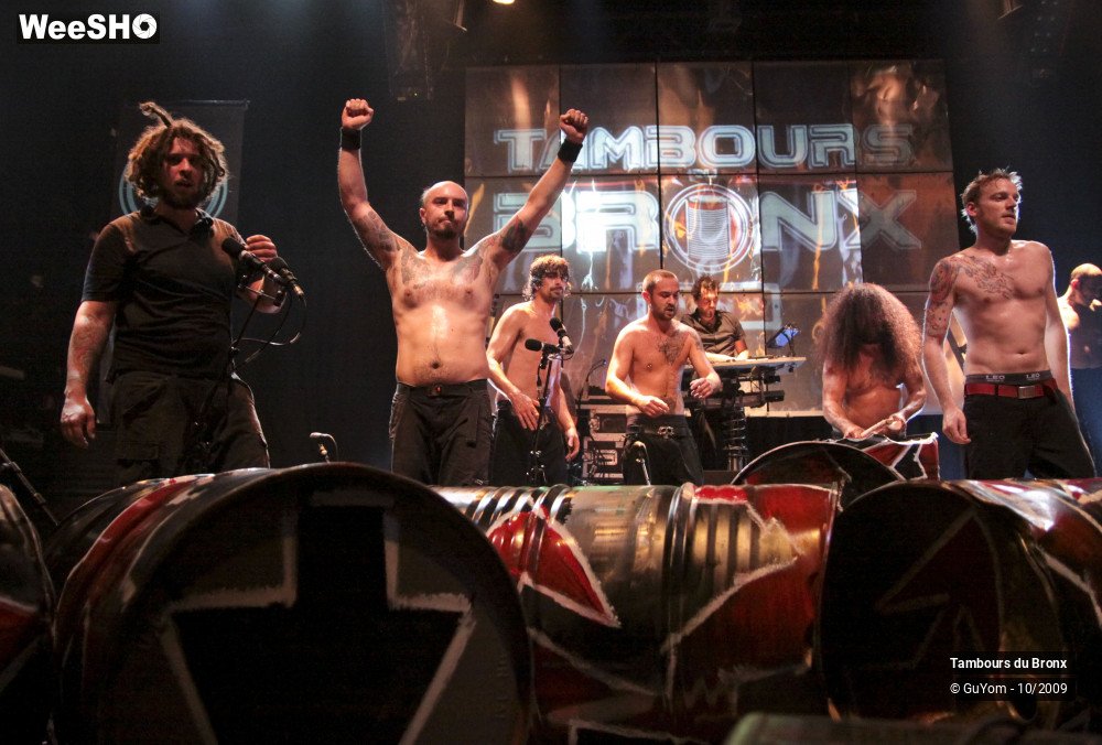 6/18 photos du spectacle Tambours du Bronx Ambiance