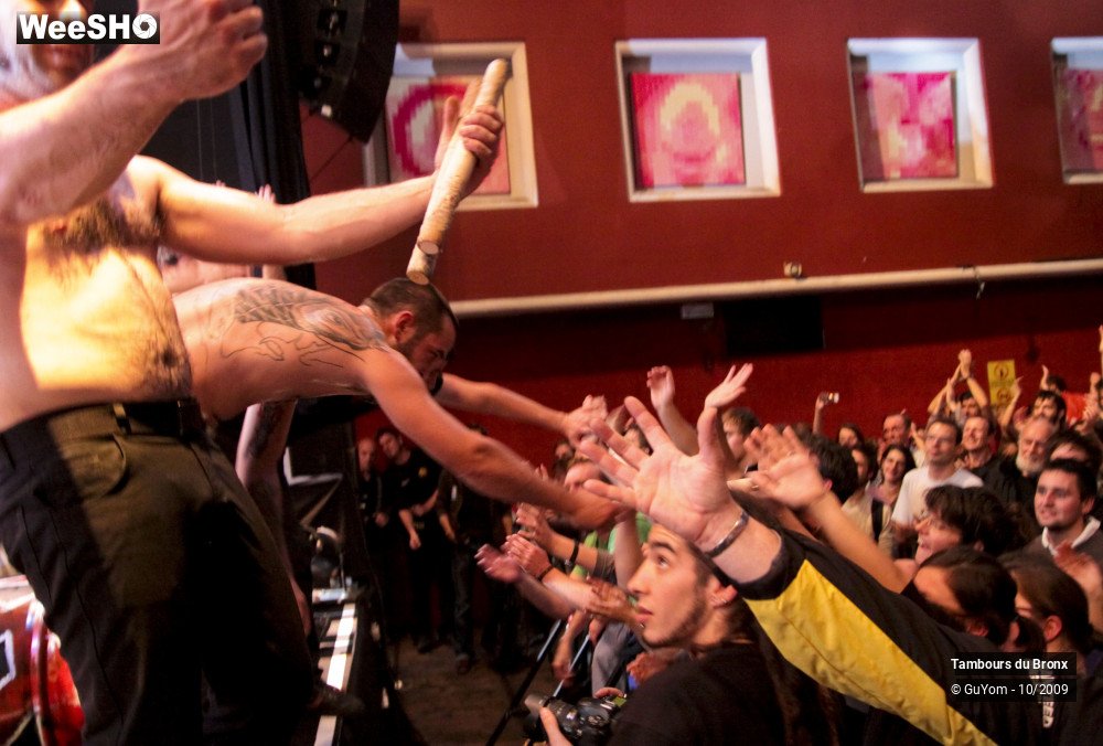 9/18 photos du spectacle Tambours du Bronx Ambiance