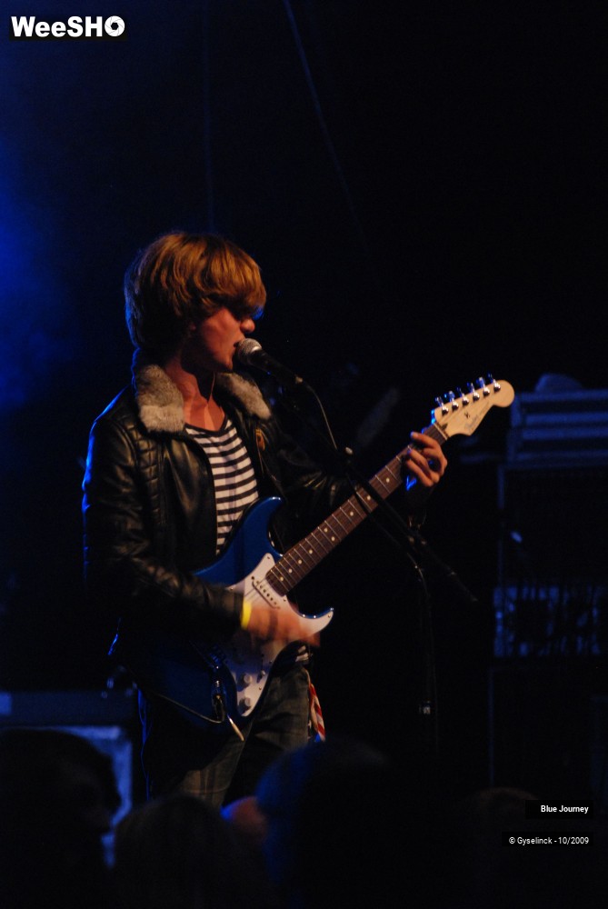 18/23 photos du spectacle Blue Journey