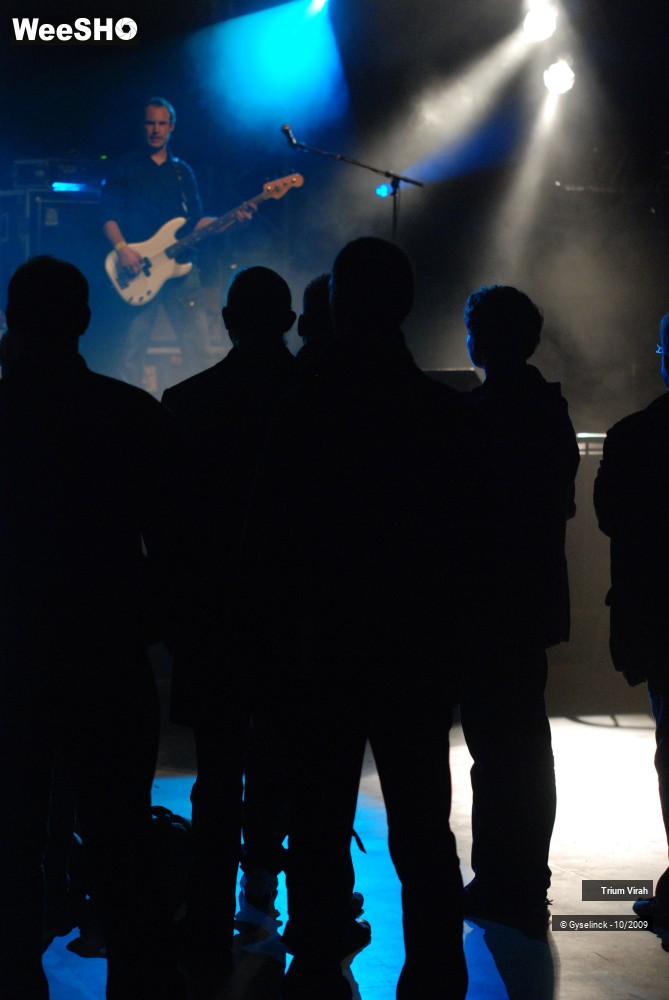 17/21 photos du spectacle Trium Virah