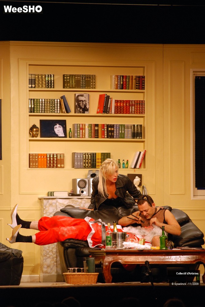 8/43 photos du spectacle Attache-moi au radiateur