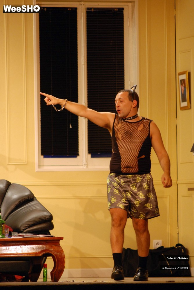 14/43 photos du spectacle Attache-moi au radiateur