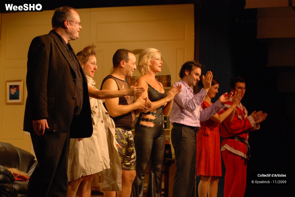 25/43 photos du spectacle Attache-moi au radiateur