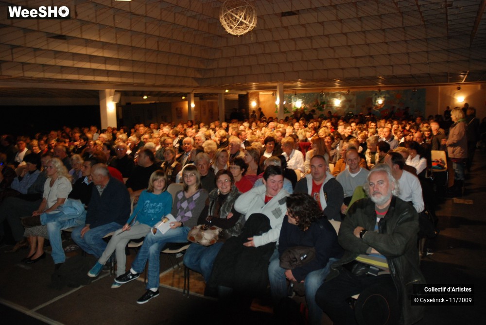 27/43 photos du spectacle Attache-moi au radiateur